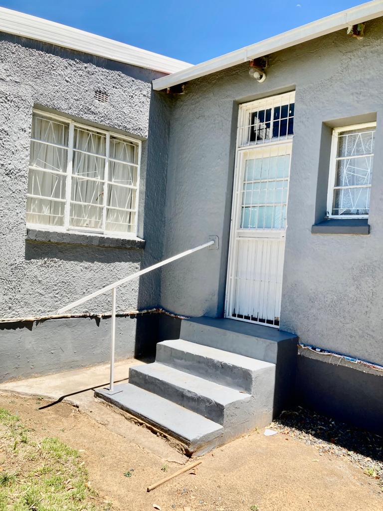 6 Bedroom Property for Sale in Dewetsdorp Free State